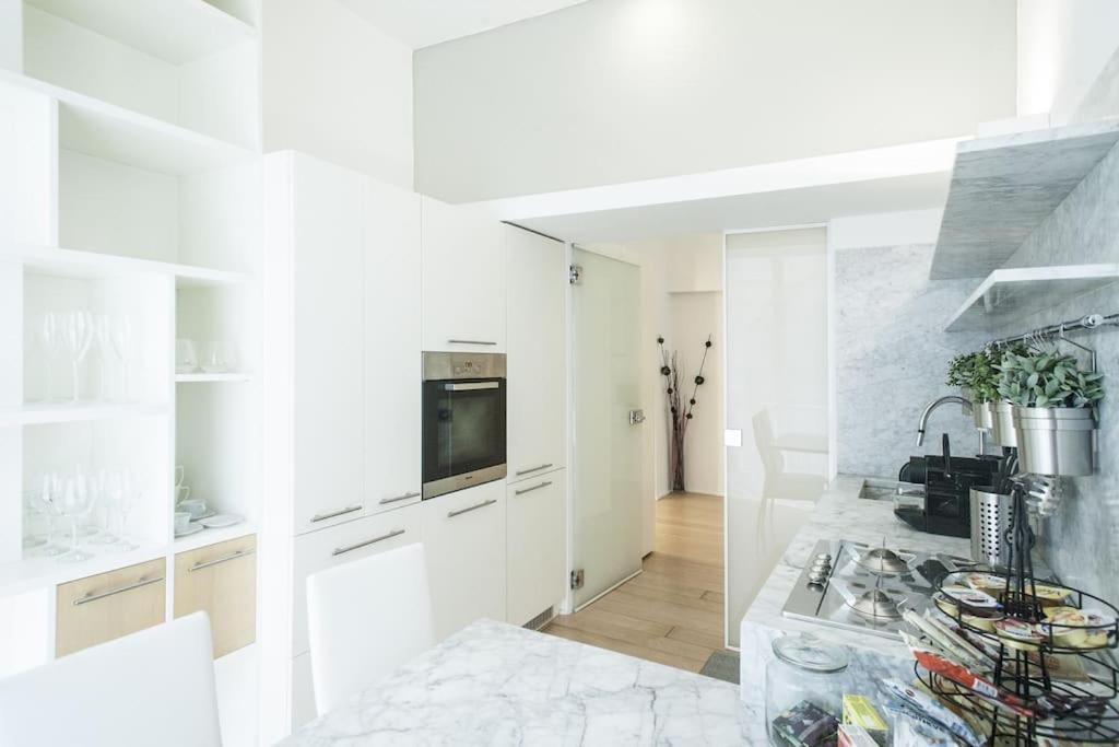 Charming Home Near Duomo Milan Exterior photo